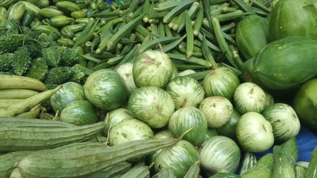 রাজধানীর বাজারে কিছুটা কমেছে সবজির দাম রাজধানীর বাজারে কিছুটা কমেছে সবজির দাম