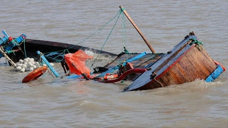 বঙ্গোপসাগরে ট্রলারডুবি, ১৪ জেলে নিখোঁজ