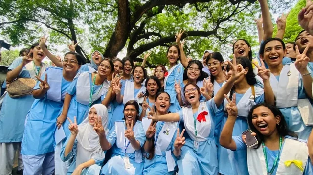 এসএসসি ও সমমানের ফল প্রকাশ, পাসের হার ৬২.২৫ শতাংশ এসএসসি ও সমমানের ফল প্রকাশ, পাসের হার ৬২.২৫ শতাংশ