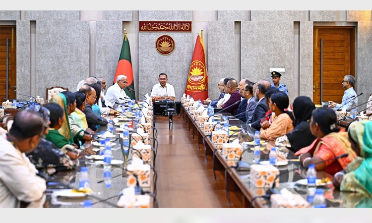 সমাজের সবাই এগিয়ে এলে অনেক বড় সমস্যার সমাধান করা সম্ভব: প্রধানমন্ত্রী সমাজের সবাই এগিয়ে এলে অনেক বড় সমস্যার সমাধান করা সম্ভব : প্রধানমন্ত্রী