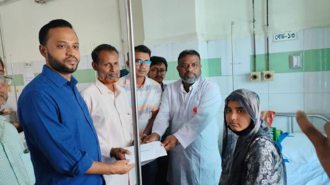 জুলাই শহীদ জুবায়েরের বোনের চিকিৎসায় পাশে দাঁড়ালেন প্রধানমন্ত্রী জুলাই শহীদ জুবায়েরের বোনের চিকিৎসায় পাশে দাঁড়ালেন প্রধানমন্ত্রী