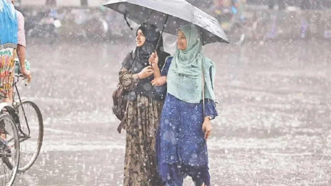 ঢাকায় দুপুরের মধ্যে বজ্রসহ বৃষ্টির আভাস ঢাকায় দুপুরের মধ্যে বজ্রসহ বৃষ্টির আভাস