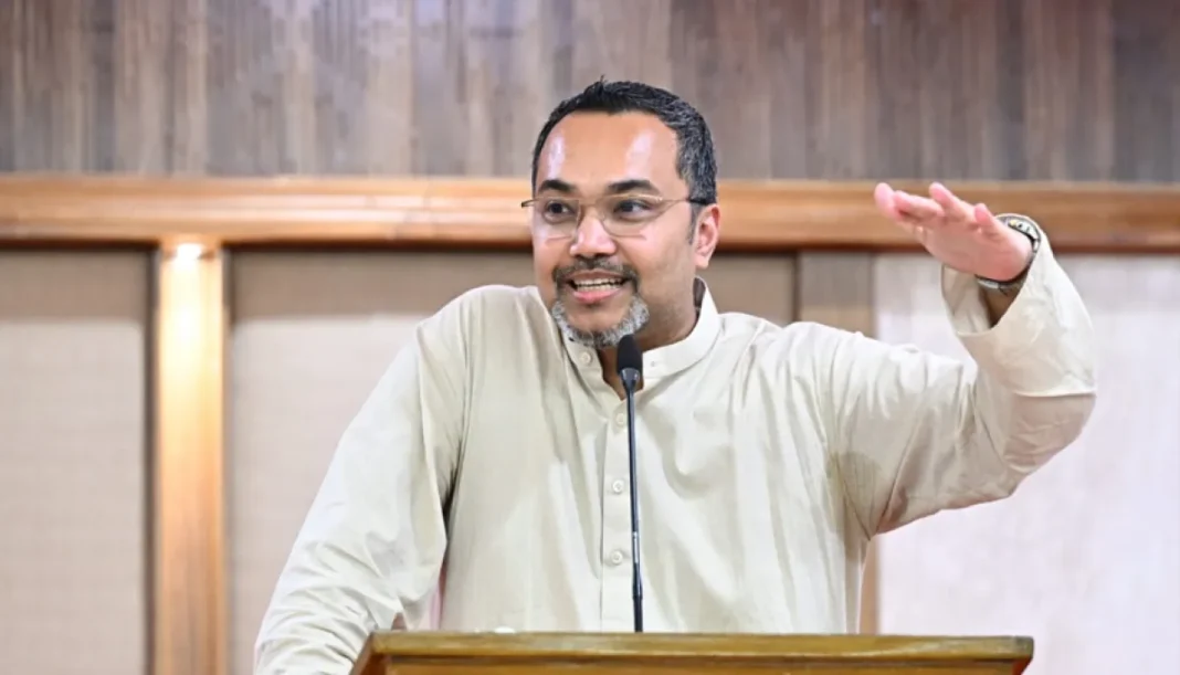 বিশ্ববিদ্যালয়ে পার্টটাইম চাকরির ব্যবস্থা চালুর আহ্বান মাহদী আমিনের