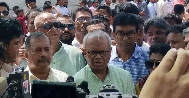 যুদ্ধের কারণেই জ্বালানি সংকট, সরকার দায়ী নয়: রিজভী যুদ্ধের কারণেই জ্বালানি সংকট, সরকার দায়ী নয়: রিজভী