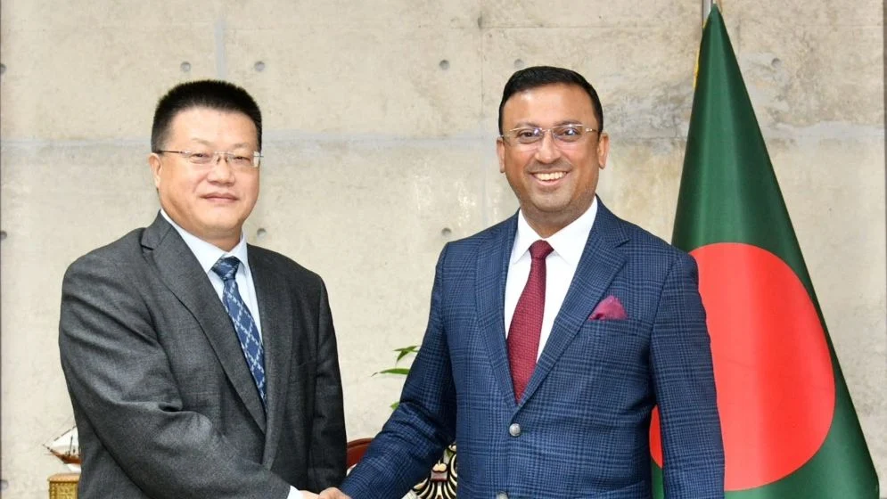 চীনের বিদায়ী রাষ্ট্রদূতের সঙ্গে পররাষ্ট্র প্রতিমন্ত্রীর সাক্ষাৎ চীনের বিদায়ী রাষ্ট্রদূতের সঙ্গে পররাষ্ট্র প্রতিমন্ত্রীর সাক্ষাৎ