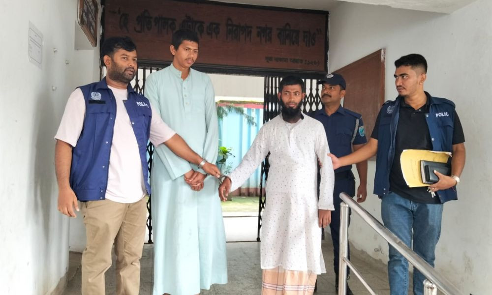 সাভারে মাদরাসাছাত্রকে বলাৎকার : শিক্ষক-ছাত্রসহ গ্রেপ্তার ৫ সাভারে মাদরাসাছাত্রকে বলাৎকার : শিক্ষক-ছাত্রসহ গ্রেপ্তার ৫