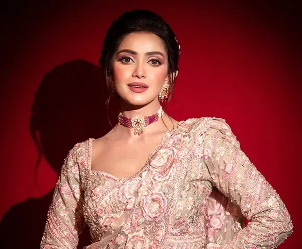 নতুন পরিচয়ে তানজিন তিশা