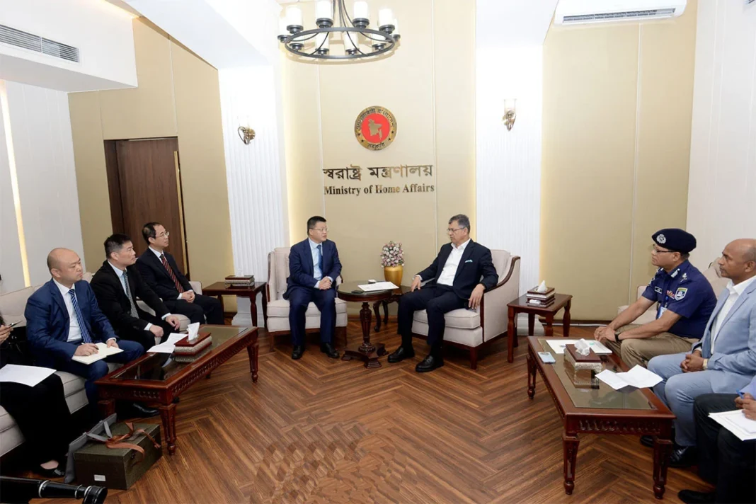 স্বরাষ্ট্রমন্ত্রীর সঙ্গে বিদায়ী চীনা রাষ্ট্রদূতের সাক্ষাৎ, দ্বিপাক্ষিক সহযোগিতা জোরদারের অঙ্গীকার
