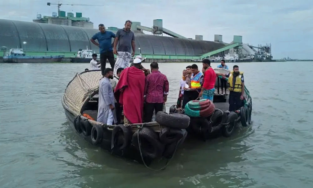 মেঘনায় ট্রলারডুবিতে নিখোঁজ ৩ জনের মরদেহ উদ্ধার
