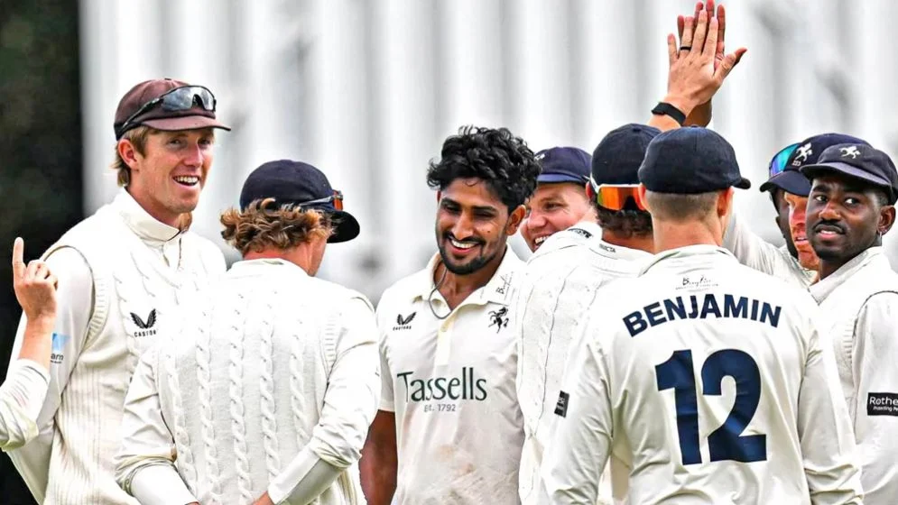 বাংলাদেশি দুই তারকার পারফরম্যান্সে কাউন্টির শীর্ষ কেন্ট বাংলাদেশি দুই তারকার পারফরম্যান্সে কাউন্টির শীর্ষ কেন্ট