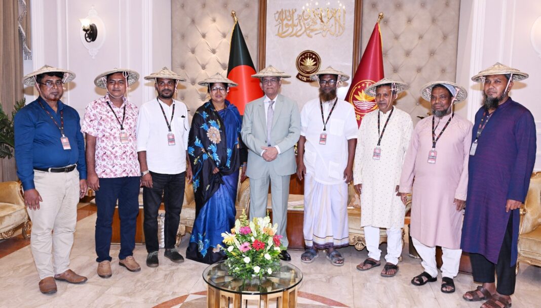 কৃষকরা দেশের শ্রেষ্ঠ মানুষ: রাষ্ট্রপতি কৃষকরা দেশের শ্রেষ্ঠ মানুষ-রাষ্ট্রপতি মির্জা ফখরুল ইসলাম আলমগীর