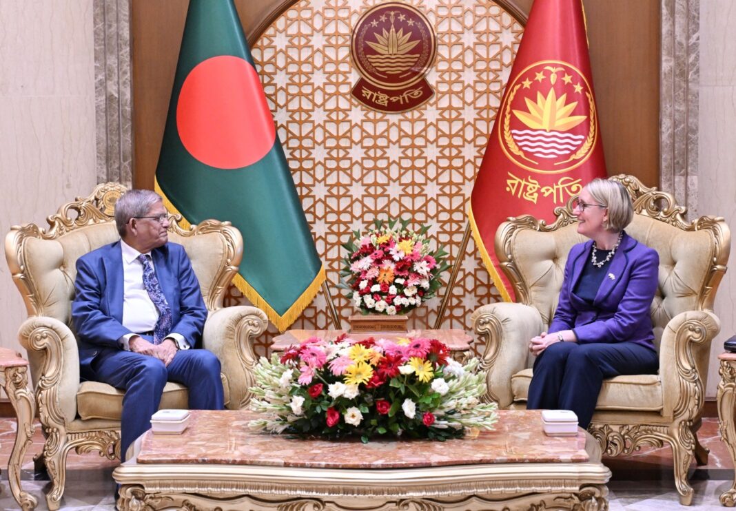 শিক্ষা, মানবসম্পদ উন্নয়ন, বিনিয়োগ ও প্রযুক্তি খাতে যুক্তরাজ্যের সহযোগিতা জোরদারের আহ্বান রাষ্ট্রপতির