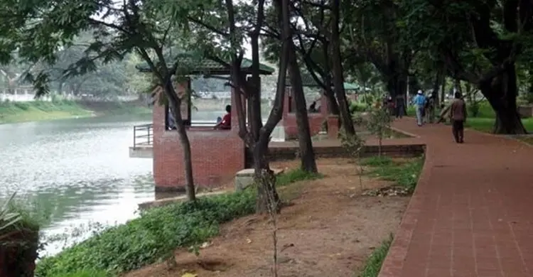 ধানমন্ডি লেক থেকে ভাসমান মরদেহ উদ্ধার ধানমন্ডি লেক থেকে ভাসমান মরদেহ উদ্ধার