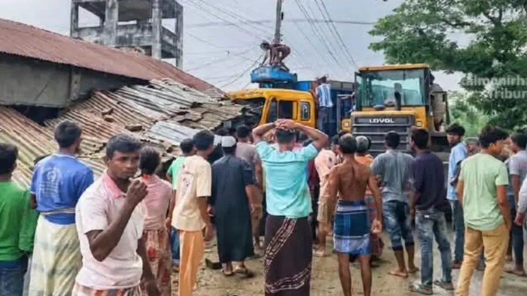 লালমনিরহাটে ট্রাকের ধাক্কায় ইজিবাইকের ৩ যাত্রী নিহত, আহত ৭