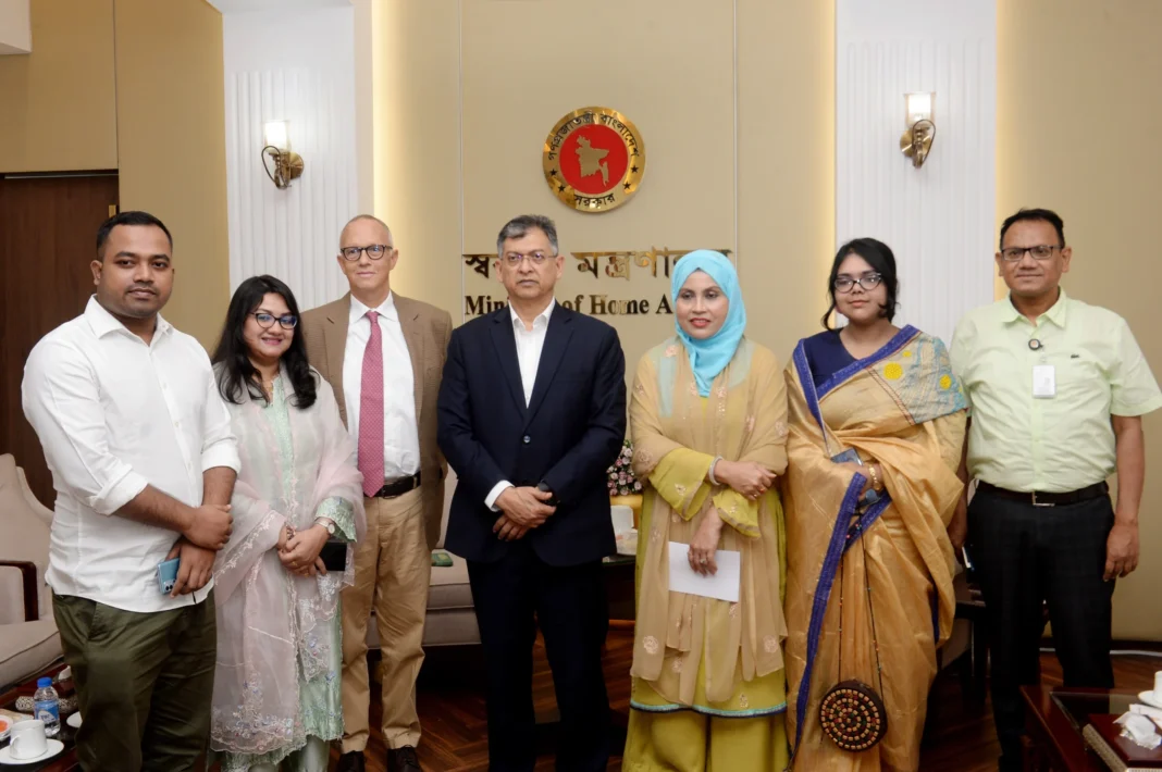 বাক-স্বাধীনতা ও নাগরিকের ব্যক্তিগত সুরক্ষার বিষয়ে সরকার অত্যন্ত সচেতন: স্বরাষ্ট্রমন্ত্রী সরকার নাগরিকের বাক-স্বাধীনতা ও ব্যক্তিগত সুরক্ষার বিষয়ে অত্যন্ত সচেতন: স্বরাষ্ট্রমন্ত্রী