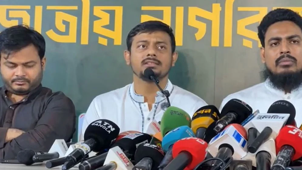 লংমার্চে কমল গাড়ি, শাপলা চত্বর থেকে লালদীঘি পর্যন্ত নিরাপত্তা চায় জামায়াত-জোট