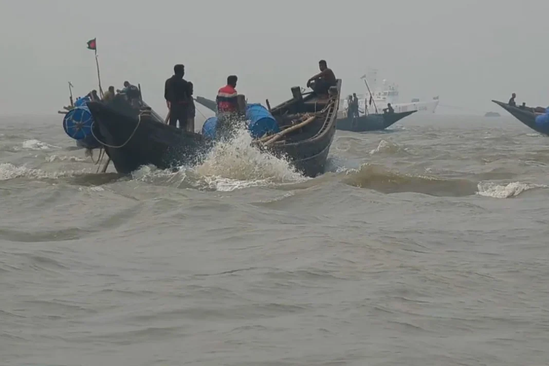 মা ইলিশ রক্ষায় সাগর-নদীতে আজ থেকে ২২ দিনের নিষেধাজ্ঞা শুরু