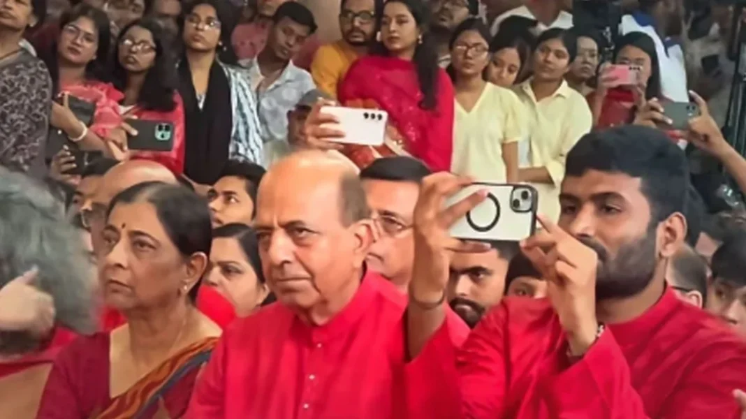 ঢাকেশ্বরী মন্দিরে মহালয়ার অনুষ্ঠান উদ্বোধন করলেন দীনেশ ত্রিবেদী