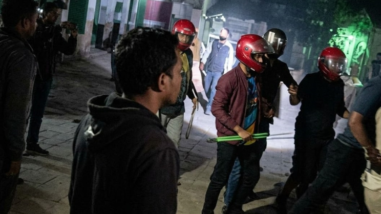 পাবনায় ফুটবল খেলা নিয়ে সংঘর্ঘে আহত ৪০, ভাঙচুর ১৫ বাড়ি
