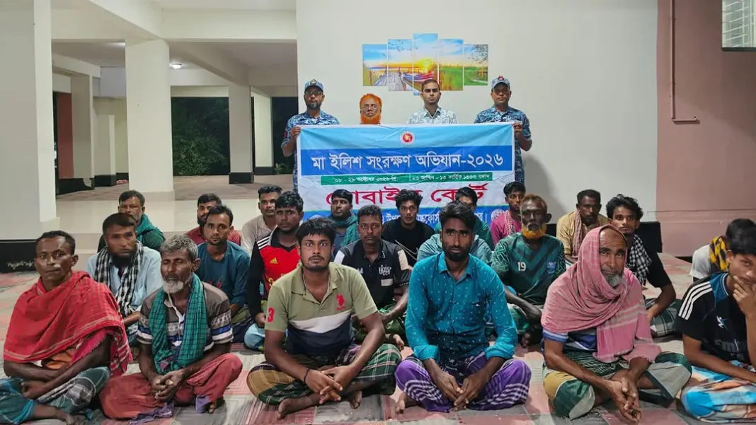 নিষেধাজ্ঞা অমান্য করে ইলিশ শিকার, ২২ জেলের কারাদণ্ড