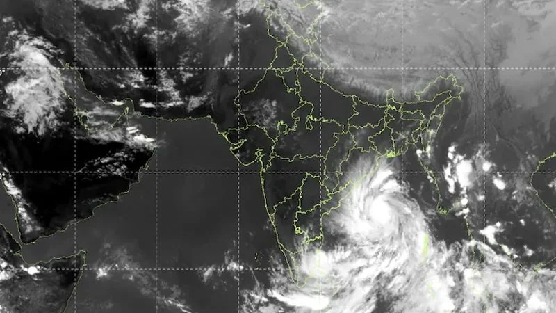 অতি প্রবল ঘূর্ণিঝড়ে রূপ নিচ্ছে ‘অর্ণব’