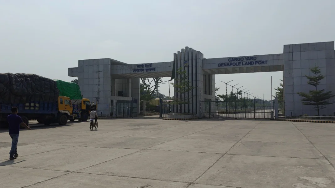 ছুটি শেষে বেনাপোল স্থলবন্দরে আমদানি-রপ্তানি শুরু