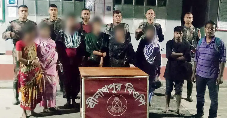 সীমান্তে তিন ভারতীয় নাগরিকসহ আটক ৯