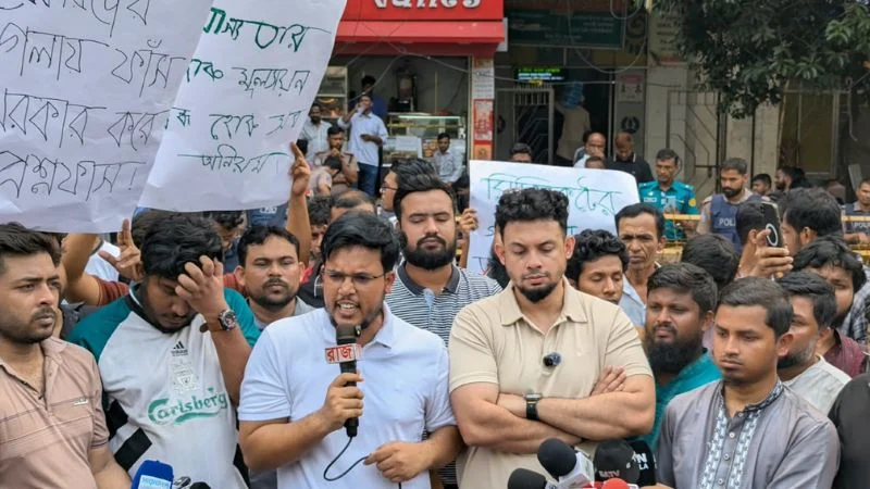 প্রতিমন্ত্রীর পদত্যাগসহ ৫ দাবিতে যুব উন্নয়ন অধিদপ্তর ঘেরাও যুবশক্তির