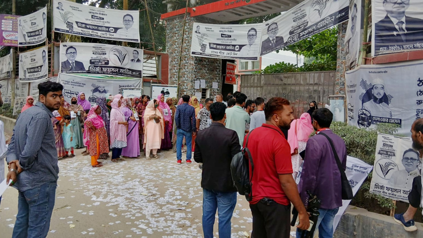 ঠাকুরগাঁও-১ উপনির্বাচনে ভোটগ্রহণ চলছে